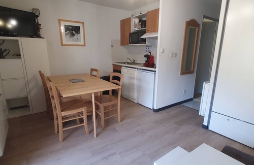 Arreau Apartment | Appartement T1 bis Avec Terrasse et Piscine Dans Résidence à Arreau