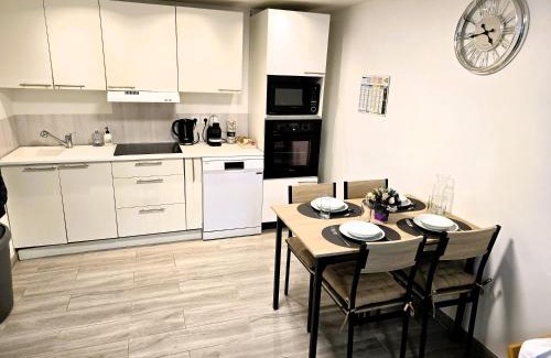 Pierrelaye House | Appartement T2 confortable - Piscine et Jacuzzi