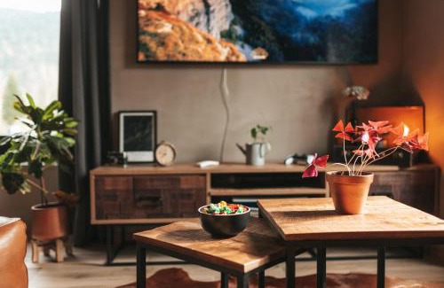 Travers Apartment | Appartement thématique: Voyage Industriel