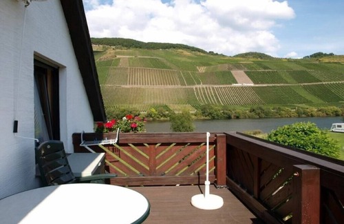 Losnich House | Appealing apartment in Lösnich