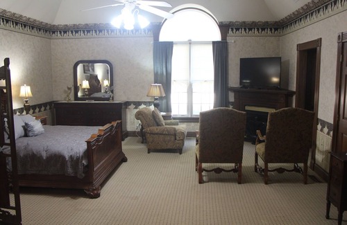 Gentry Bed & Breakfast | Apple Crest Inn