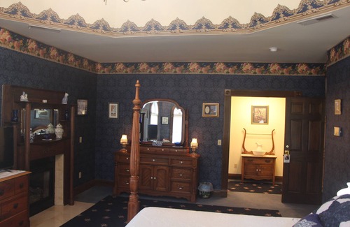 Gentry Bed & Breakfast | Apple Crest Inn