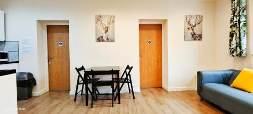 Hillingdon Apartment | Apple Garden B-4