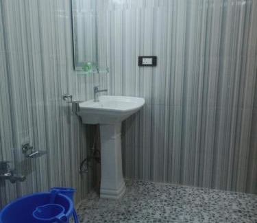 Pahalgam Apartment | Apple Garden view and restaurant