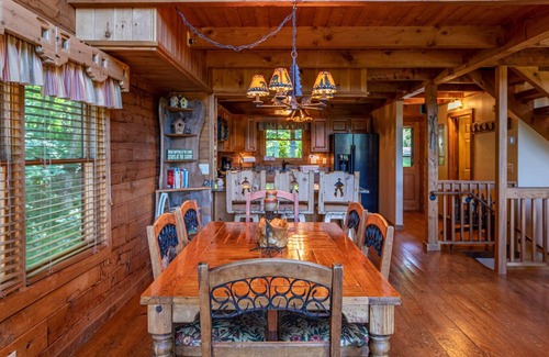 Banner Elk Cabin | Apple of my Eye Between Boone & Banner Elk Mountain Views Hot Tub Private Pet Friendly