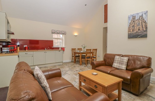 Dunnington Cottage | APPLE TREE COTTAGE, family friendly, with a garden in Dunnington