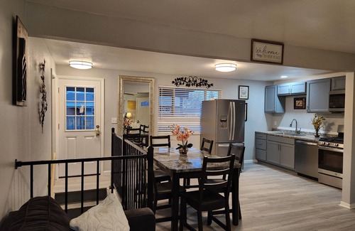 Westminster House | Appleblossom Blooming Denver- 6bedrooms, 2bath, one pull out sofa bed