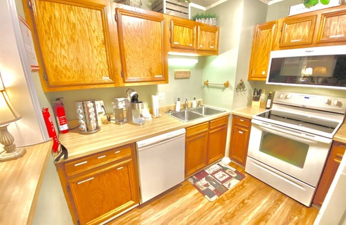 Sugar Mountain Condo | APPresSki - 5 bed Ski in Ski out - 50 Steps to Ski Sugar Mountain Slopes