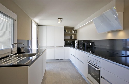 Cresseglio Apartment | Approx. 210 m² 6½-room house unit with large sun terrace with whirlpool and dream lake view