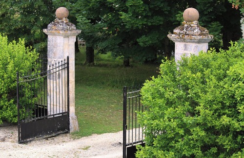 Challignac Apartment | Appt for 2 people in a small village to discover the cognac region