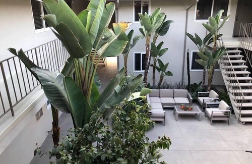 Carpinteria Apartment | Apt 11: Playful 2-bed 2-bath, Steps from the beach