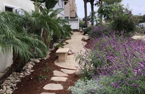 Carpinteria Apartment | Apt 11: Playful 2-bed 2-bath, Steps from the beach