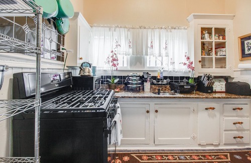 Tobin Hill Apartment | Apt #4 - Charming Apt near Riverwalk, Pearl Brewery, Trinity & Ft. same