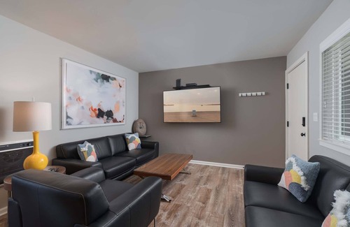Carpinteria Apartment | Apt 7: Cozy Contemporary Family Beach Apartment