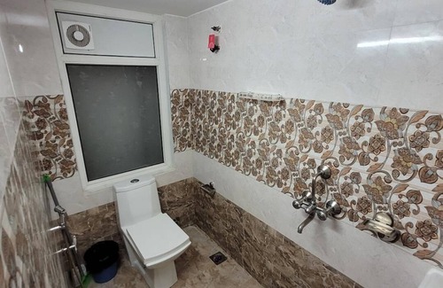 Toli Chowki Apartment | APT 8 3-bedroom apartment in adorable Hyderabad with WiFi, AC