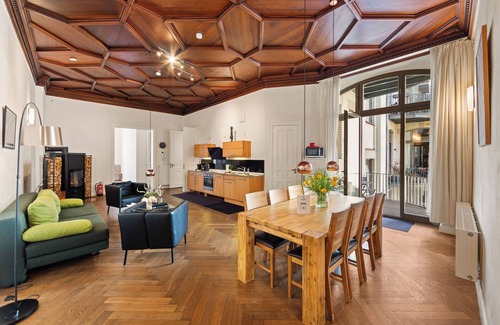 Kreuzberg Apartment | apt.C city center monument near Checkpoint Charlie