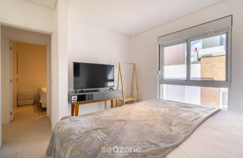 Joao Paulo Apartment | Apt Close to Beach & Floripa Shopping [EAZ305]