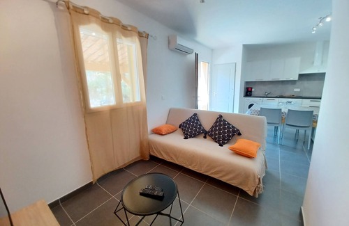 Galeria Apartment | Apt heated pool, wifi, 2 bedrooms, air conditioning, 7 min beach 1 min river