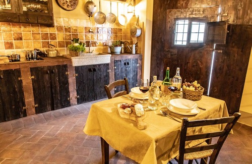 Vicopisano Apartment | Apt. IL CARCERE - "Brunelleschi Manor" Medieval Apartment Resort