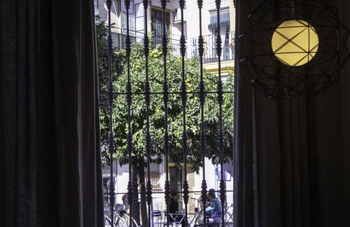 Santa Catalina Apartment | APT. IN SEVILLA CENTER. NEW, ORIGINAL LOFT. CHARMING. WIFI. 2 BEDROOMS
