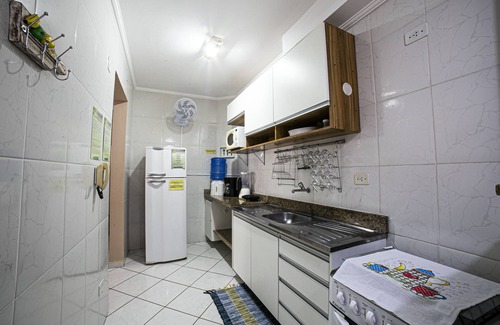 Praia Grande Hotel | Apto 22E ar condicionado e ventilador, 2 quartos, churrasqueira, elevador e piscina