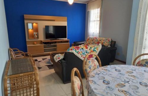 Jardim Praiano Apartment | Apto 6 pessoas - Ar e Wi-Fi - praia da Enseada - Guarujá