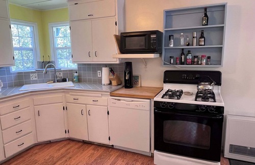 Aptos House | Aptos-Charming 2/2 Near the Beach with BBQ 30 day+