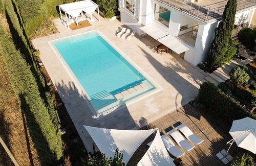 Corato Villa | [ApuliaLux] Prestigious Villa with Pool & Bar ★