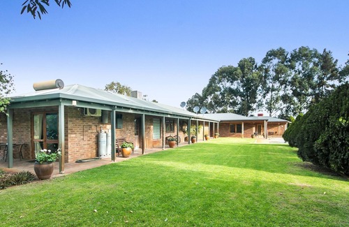 Haynes House | Apurla is "A Little Bit of Country in the City"