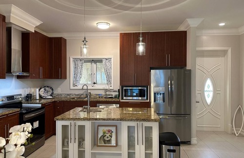Coral Harbour Apartment | Aqua Beach Condo!