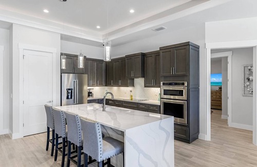 Pelican Ski Chalet | Aqua Villa