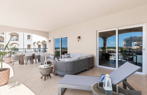 Maho Condo | Aqua Vue - Luxurious 4 bedroom condo at Porto Cupecoy | Island Properties