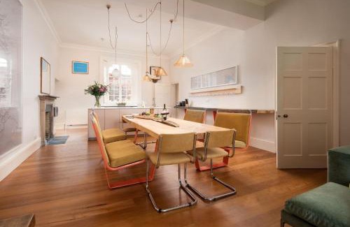 Richmond House | Aquarius Rising