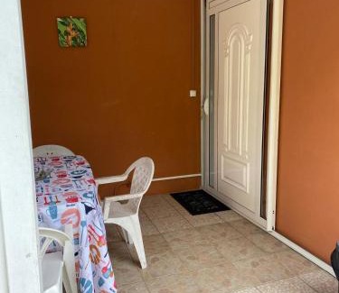 L'Houezel Apartment | Aquaverde éco et confort- Bas de villa avec jardin et parking