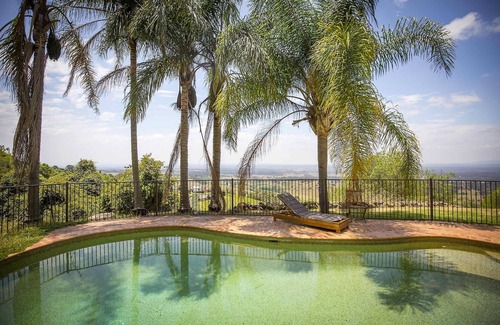 Mount View House | Aquila - 4 bedroom home with amazing valley views and swimming pool