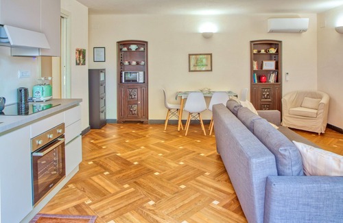 Levanto Apartment | Aragosta, apartment for 4, with garden, 200m from beach, in Levanto centre