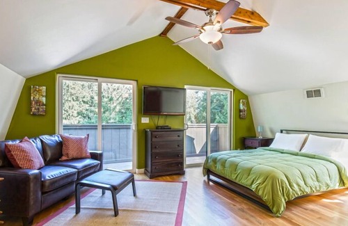 Sequim House | Arcadian Grove - Well Appointed Studio For 2 In Private Wooded Setting