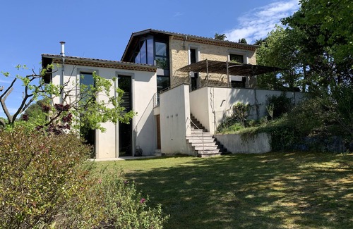 Loriol-du-Comtat House | Architect-designed home w superb views of Mont Ventoux, Dentelles de Montmirail