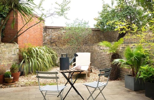 St. Helen's House | Architect Designed 4 bedroom house with parking