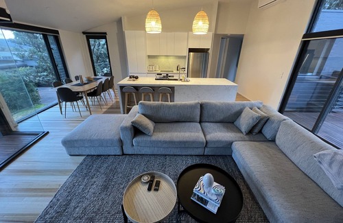 Lorne House | Architect designed 4 bedroom with ocean views from every room