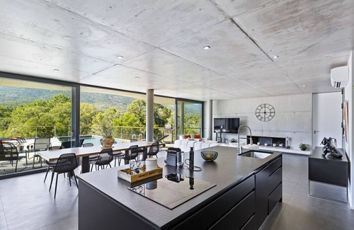 Sotta Villa | ARCHITECT-DESIGNED VILLA WITH POOL
