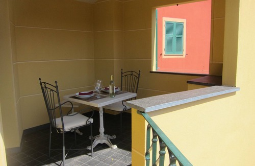 Sestri Levante Apartment | Architectural designed central apartment a few steps from the beaches. PARKING.