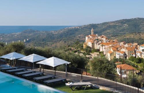 Civezza Apartment | Arco del Mare - swimming pool with nice sea view