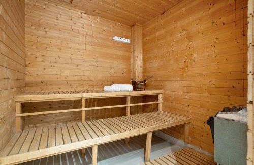 Tromsdalen Apartment | Arctic Aurora Apartment I SAUNA I Family & Groups