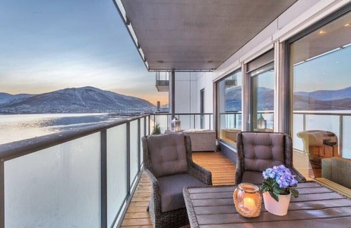 Tromso Apartment | Arctic Panoramic Oasis