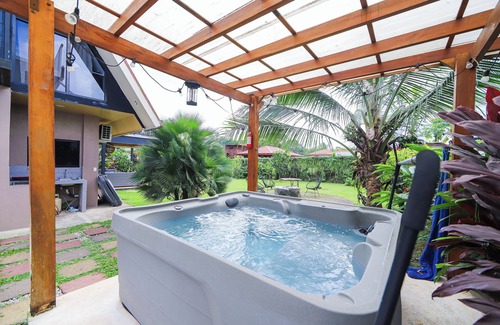 La Fortuna Ski Chalet | Arenal Volcano View Villa La Fortuna