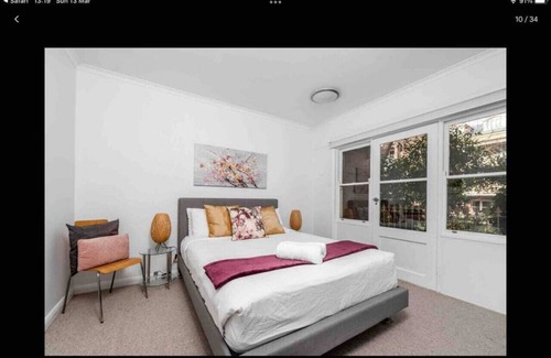 Reid Apartment | Argyle Square · Walk to City Centre / WiFi / Sleeps 10