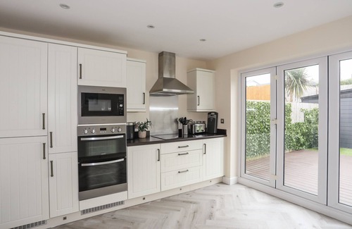 Abersoch Cottage | ARNANT, pet friendly, country holiday cottage in Abersoch