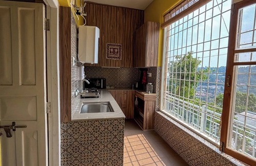 Mallital Villa | Arnav Villa- Charming Naini lake view retreat in Nainital