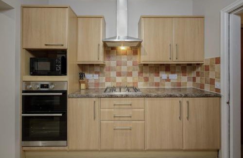 South Shore House | Arnside - Spacious 10-Bedroom Seaside Cottage